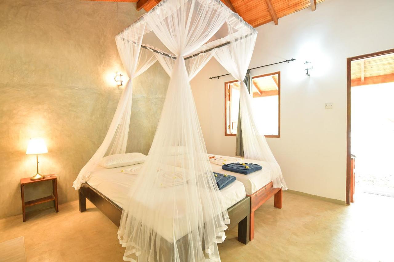 De Silva Palm Resort Kalpitiya Buitenkant foto